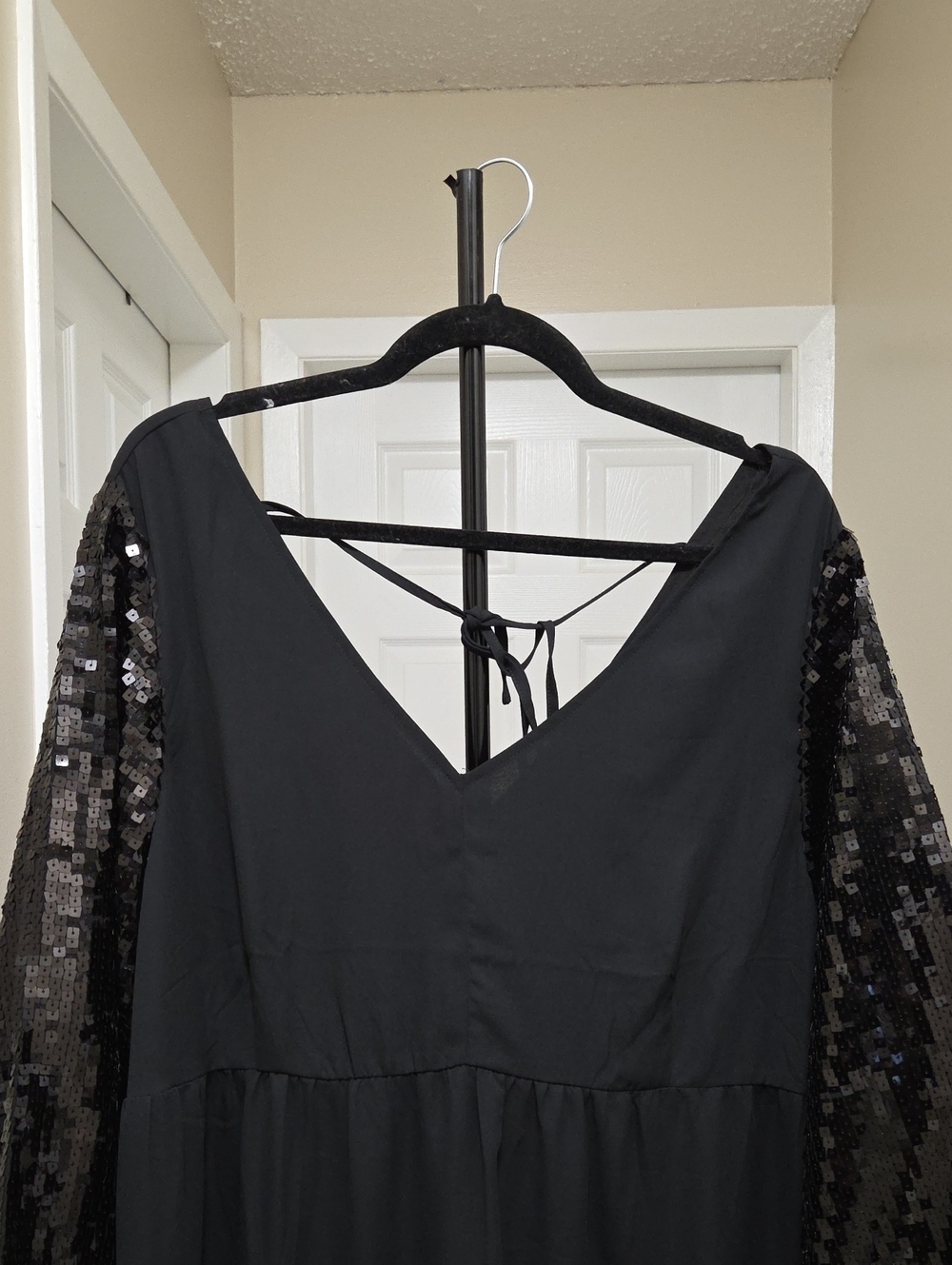 NWT Joe Fresh Black V-Neck Midi Dress Plus Size Sequin Bell Sleeves Cocktail - Picture 3 of 10